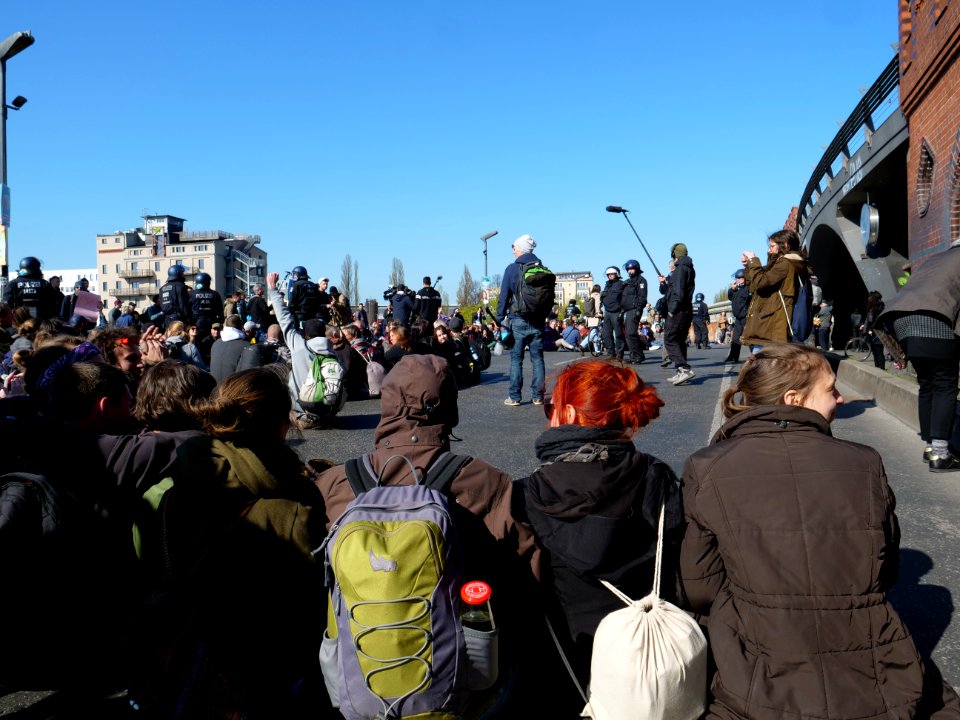 Extinction Rebellion blockade of the Oberbaumbrücke 11