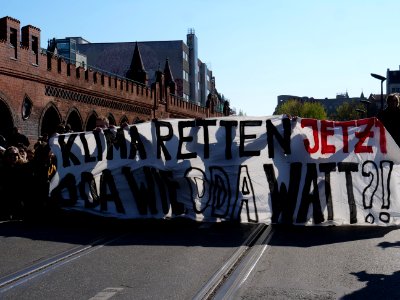 Extinction Rebellion blockade of the Oberbaumbrücke 02