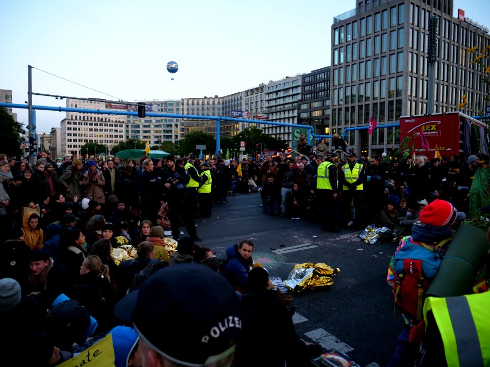 Extinction Rebellion blockade Potsdamer Platz 2019-10-07 112