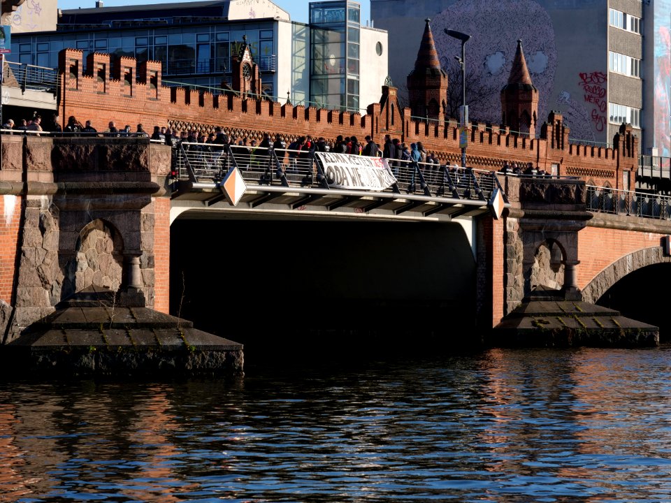 Extinction Rebellion blockade of the Oberbaumbrücke 60