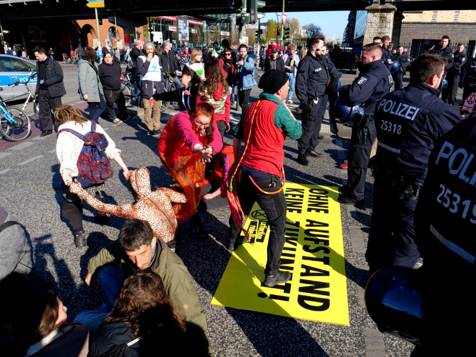 Extinction Rebellion blockade of the Oberbaumbrücke 32