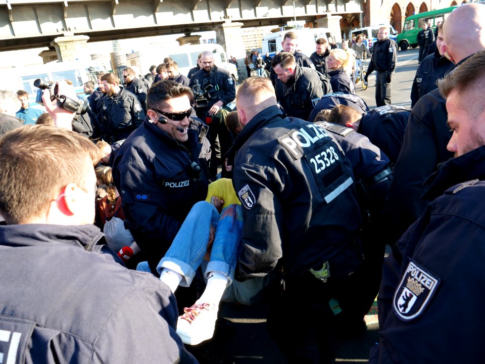 Extinction Rebellion blockade of the Oberbaumbrücke 54