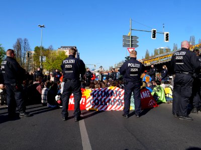 Extinction Rebellion blockade of the Oberbaumbrücke 25