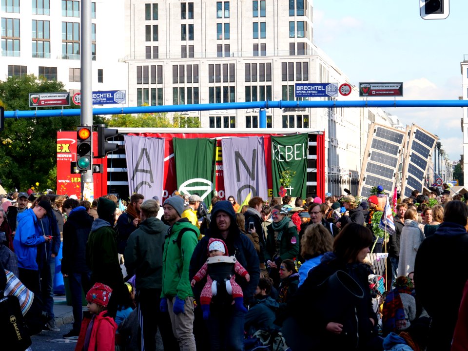 Extinction Rebellion blockade Potsdamer Platz 2019-10-07 08