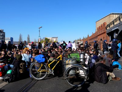 Extinction Rebellion blockade of the Oberbaumbrücke 23