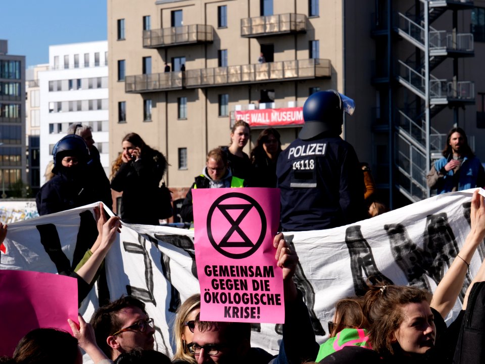 Extinction Rebellion blockade of the Oberbaumbrücke 15