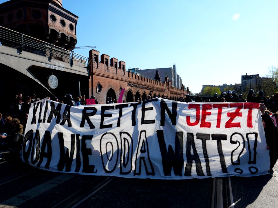 Extinction Rebellion blockade of the Oberbaumbrücke 16