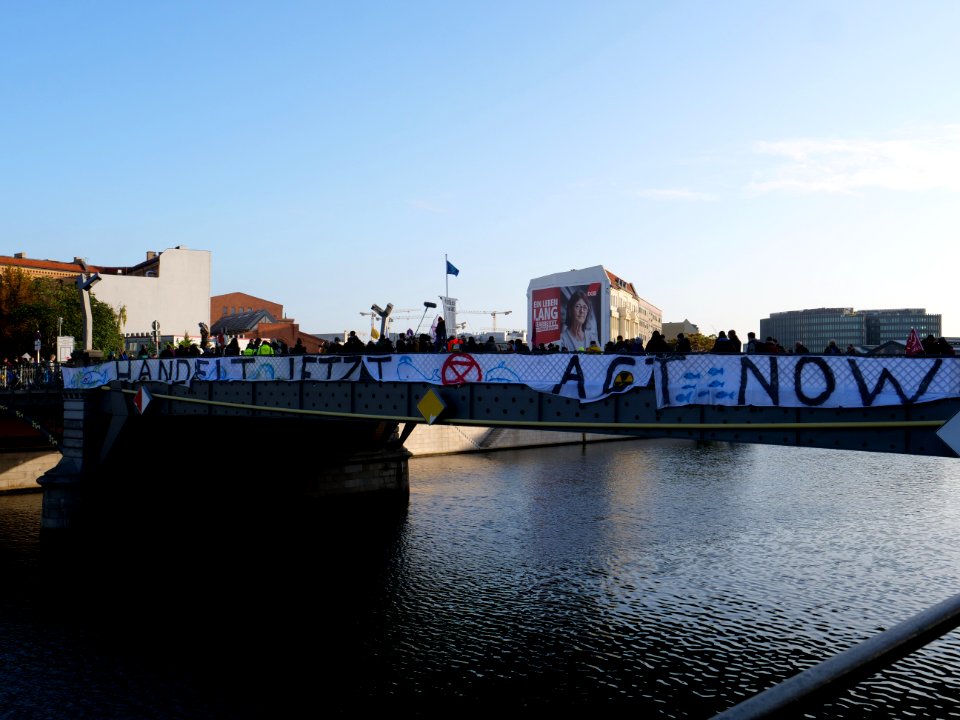 Extinction Rebellion blockade Marschallbrücke 2019-10-09 16