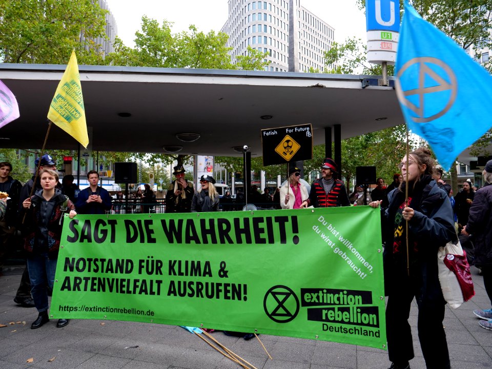 Extinction Rebellion demonstration Kurfürstendamm 2019-10-09 03