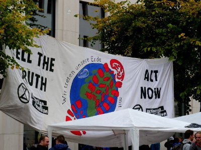 Extinction Rebellion blockade Stresemannstraße 2019-10-12 09