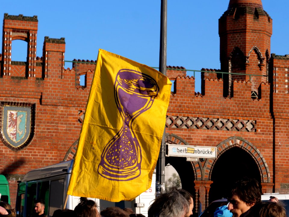 Extinction Rebellion flags at Oberbaumbrücke 05
