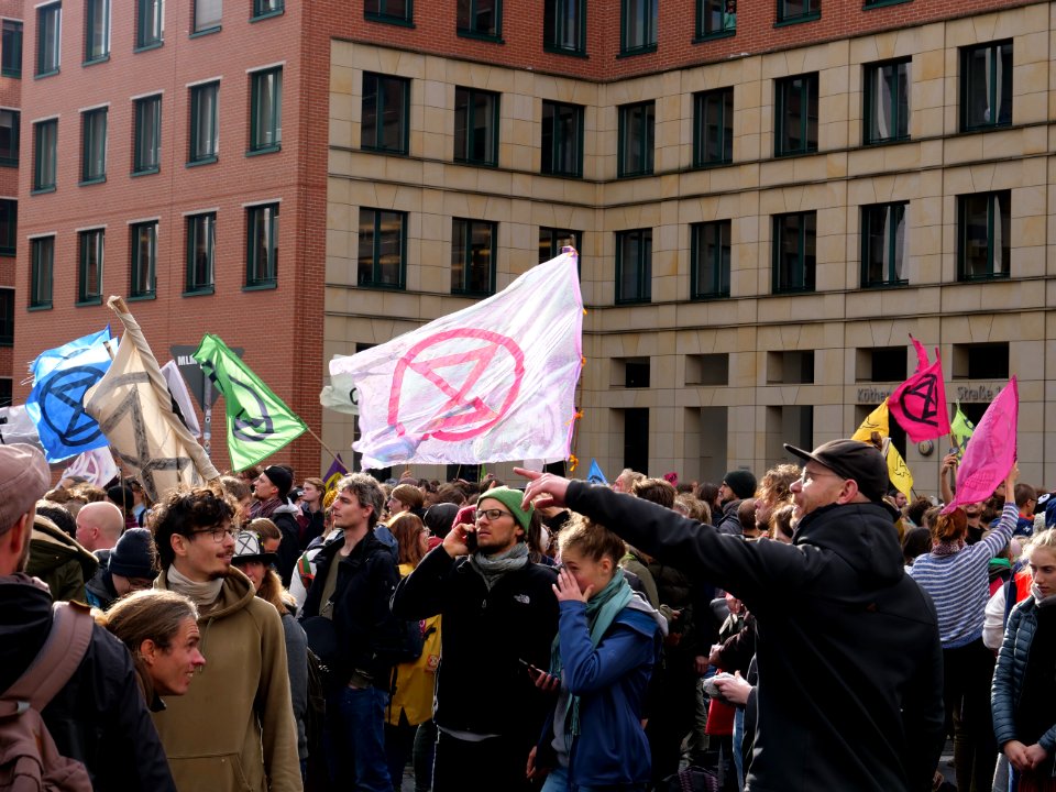 Extinction Rebellion blockade Stresemannstraße 2019-10-11 07