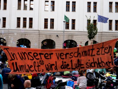 Extinction Rebellion blockade Stresemannstraße 2019-10-12 06