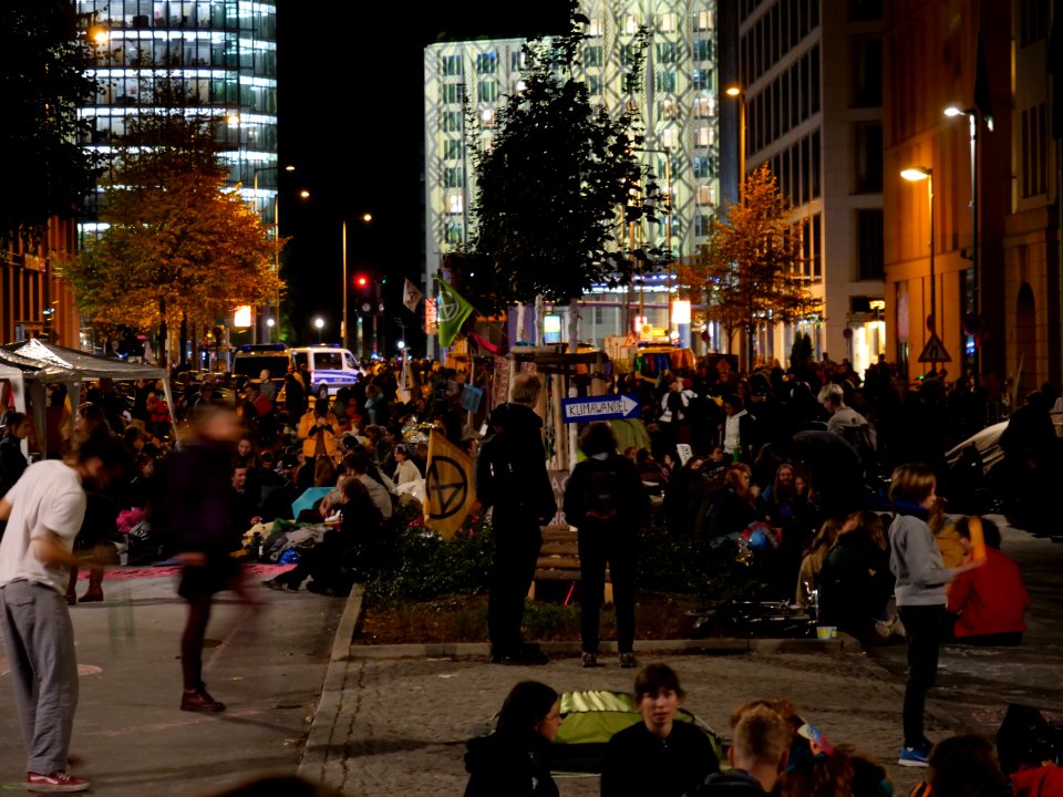 Extinction Rebellion blockade Stresemannstraße 2019-10-12 19