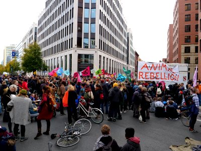 Extinction Rebellion blockade Stresemannstraße 2019-10-11 24