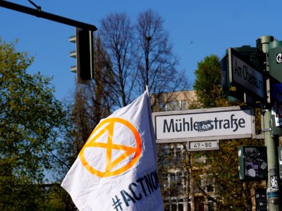 Extinction Rebellion flags at Oberbaumbrücke 01