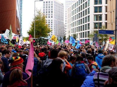 Extinction Rebellion blockade Stresemannstraße 2019-10-11 11
