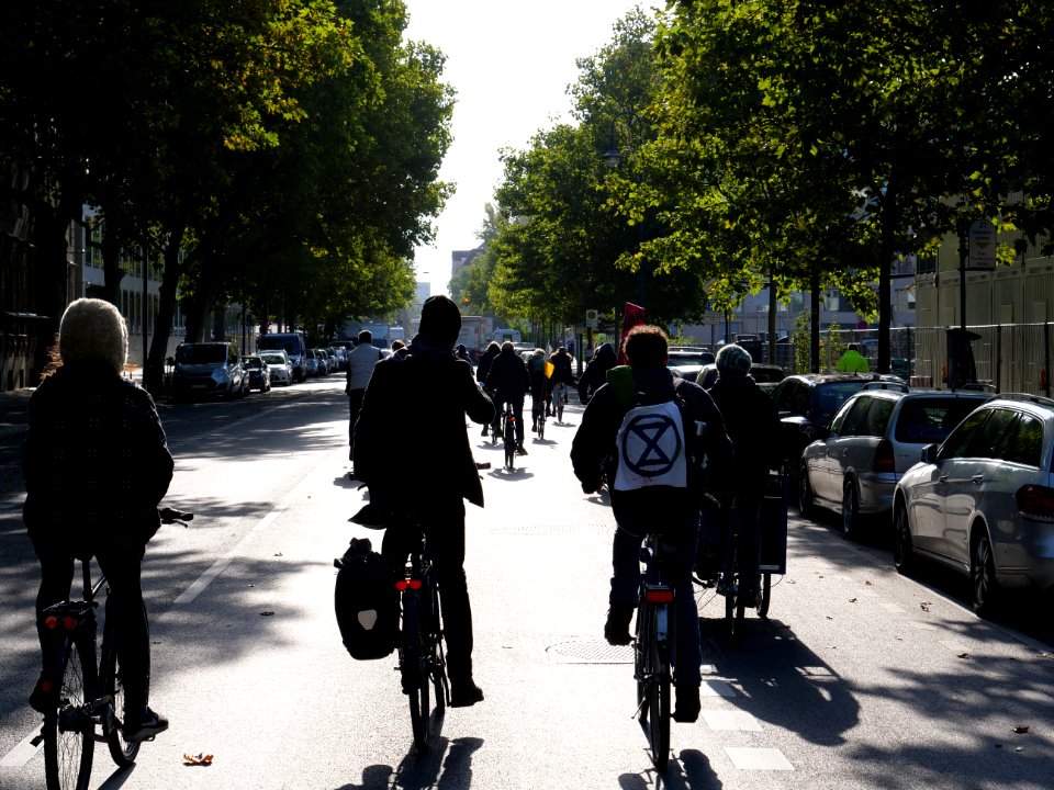 Extinction Rebellion small Critical Mass 2019-10-09 04