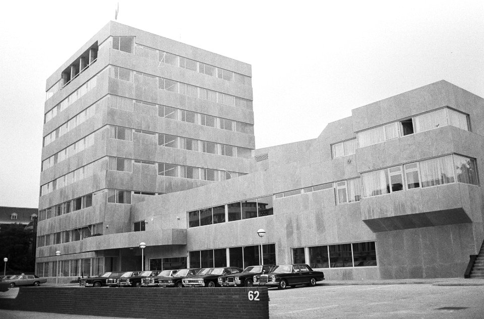 Exterieur van het nieuwe SER-gebouw, Bestanddeelnr 924-6954