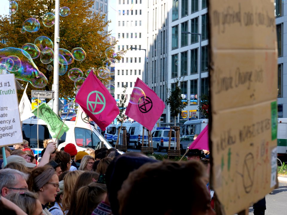 Extinction Rebellion blockade Stresemannstraße 2019-10-13 10