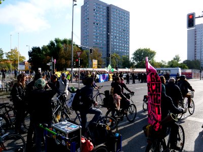 Extinction Rebellion small Critical Mass 2019-10-09 05