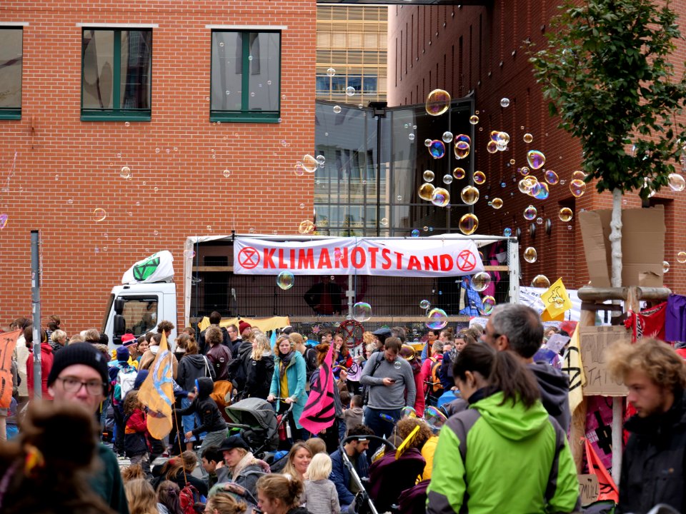 Extinction Rebellion blockade Stresemannstraße 2019-10-12 11