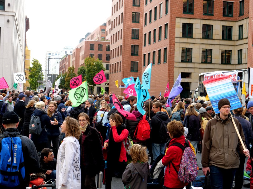 Extinction Rebellion blockade Stresemannstraße 2019-10-11 06