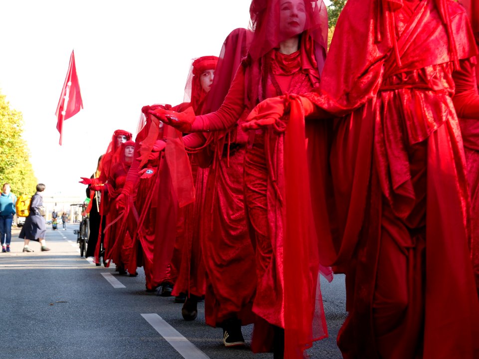Extinction Rebellion Week Berlin Red Rebel Brigade on the Straße des 17. Juni 2019-10-07 07