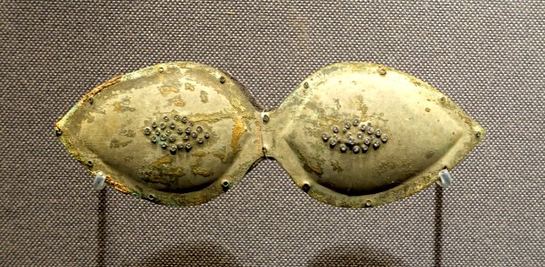 Eye mask, 2 of 2, Astana Karakhoja tombs, China, Qushi Gaochangguo period to Tang dynasty, 6th-7th century AD, metal - Tokyo National Museum - Tokyo, Japan - DSC08622