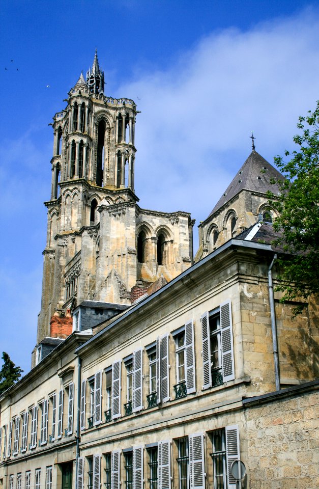 External view of the Laon cathedral 2007-05-06-01