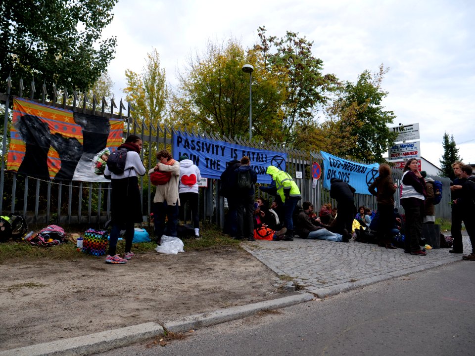 Extinction Rebellion blockade Reuter power plant 2019-10-11 18
