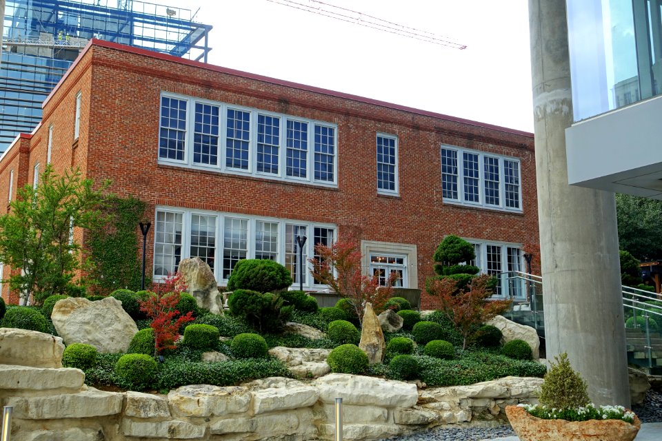 Exterior view - The Ann and Gabriel Barbier-Mueller Museum - DSC05441