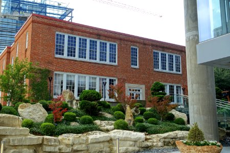 Exterior view - The Ann and Gabriel Barbier-Mueller Museum - DSC05441
