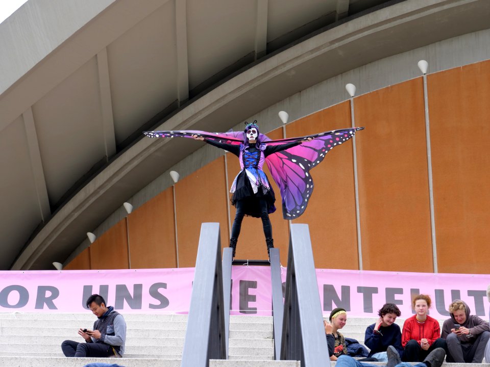 Extinction Rebellion action in front of Kongresshalle Berlin 08