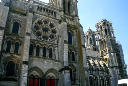 External view of the Laon cathedral 2007-05-06-04
