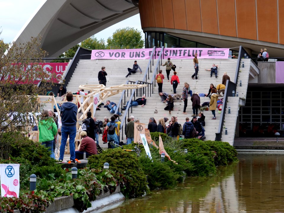 Extinction Rebellion action in front of Kongresshalle Berlin 03