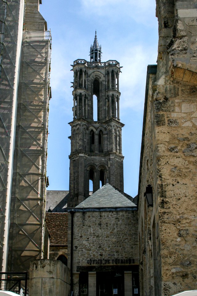 External view of the Laon cathedral 2007-05-06-11