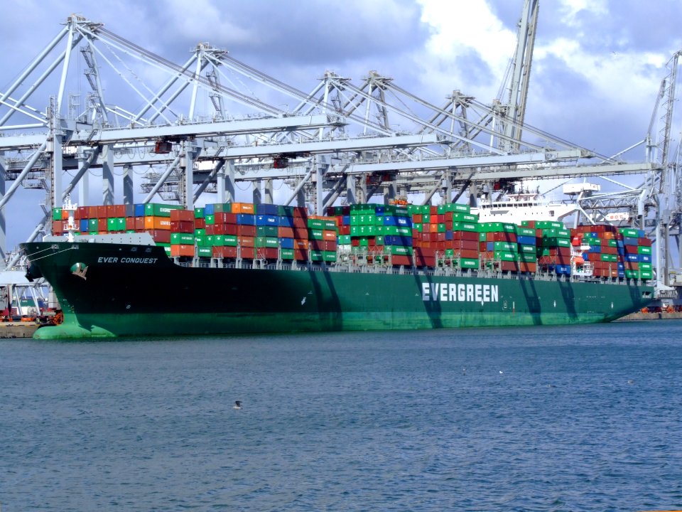 Ever Conquest p2, at the Amazone harbour, Port of Rotterdam, Holland 29-Jul-2007