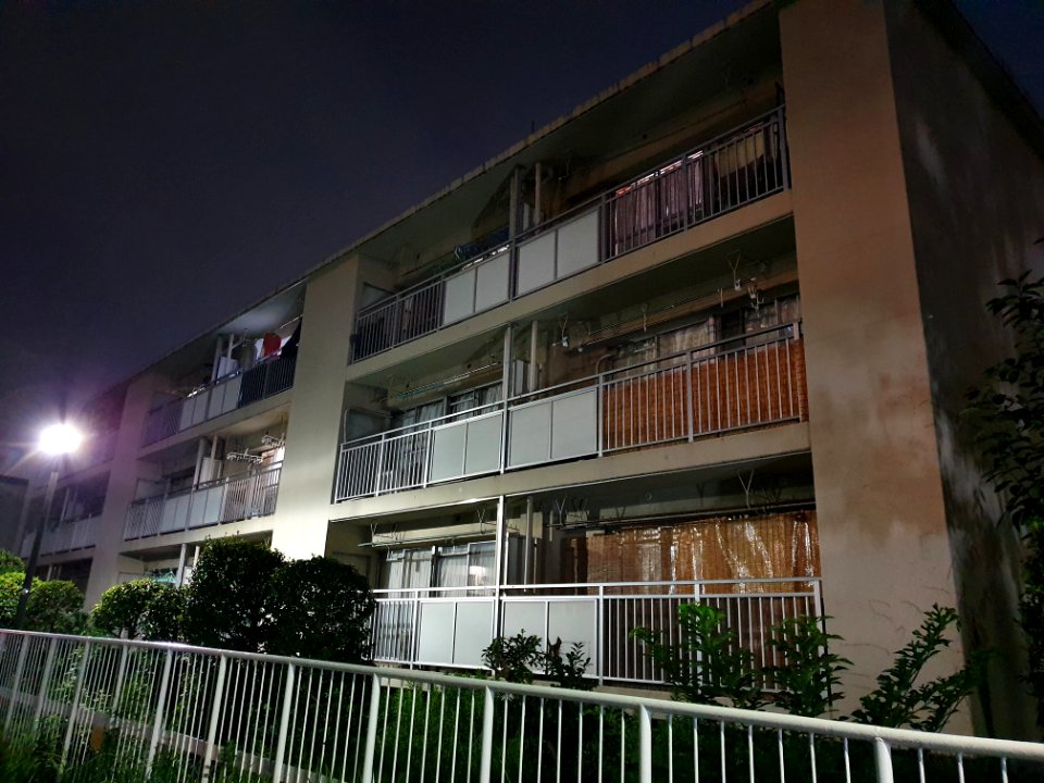Evening in Shirokane, 団地