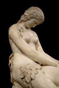Eve Repentant by Edward Sheffield Bartholomew, copy after lost original by Pasquale Gezzi, 1858-1859, marble, view 2 - Wadsworth Atheneum - Hartford, CT - DSC05077