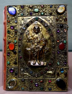 Evangelistary, Lower Saxony, perhaps Braunschweig, c. 1240 AD, parchment manuscript, gilt silver on oak, semiprecious stones - Herzog Anton Ulrich-Museum - Braunschweig, Germany - DSC04569