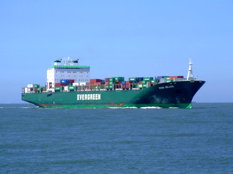 Ever Deluxe p3 approaching Port of Rotterdam, Holland 04-Aug-2007