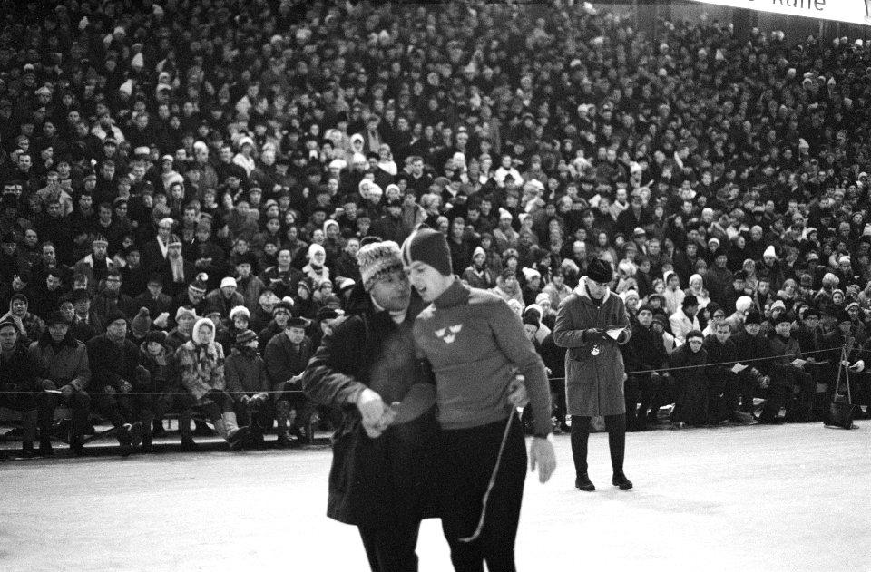 Europese Schaatskampioenschappen te Oslo, Johnny Nilson met Anton Huiskes, Bestanddeelnr 921-0270