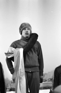 Europese Schaatskampioenschappen te Lathi, Finland, Kees Verkerk met krans, Bestanddeelnr 920-0273