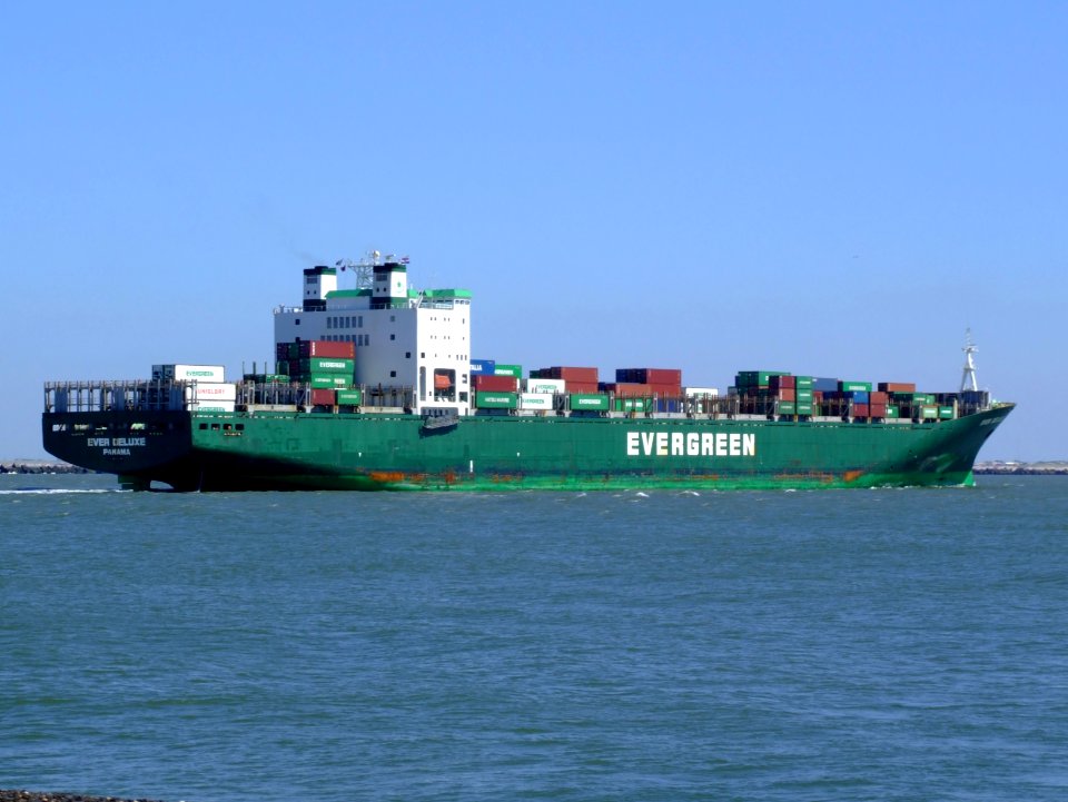 Ever Deluxe p8 approaching Port of Rotterdam, Holland 04-Aug-2007