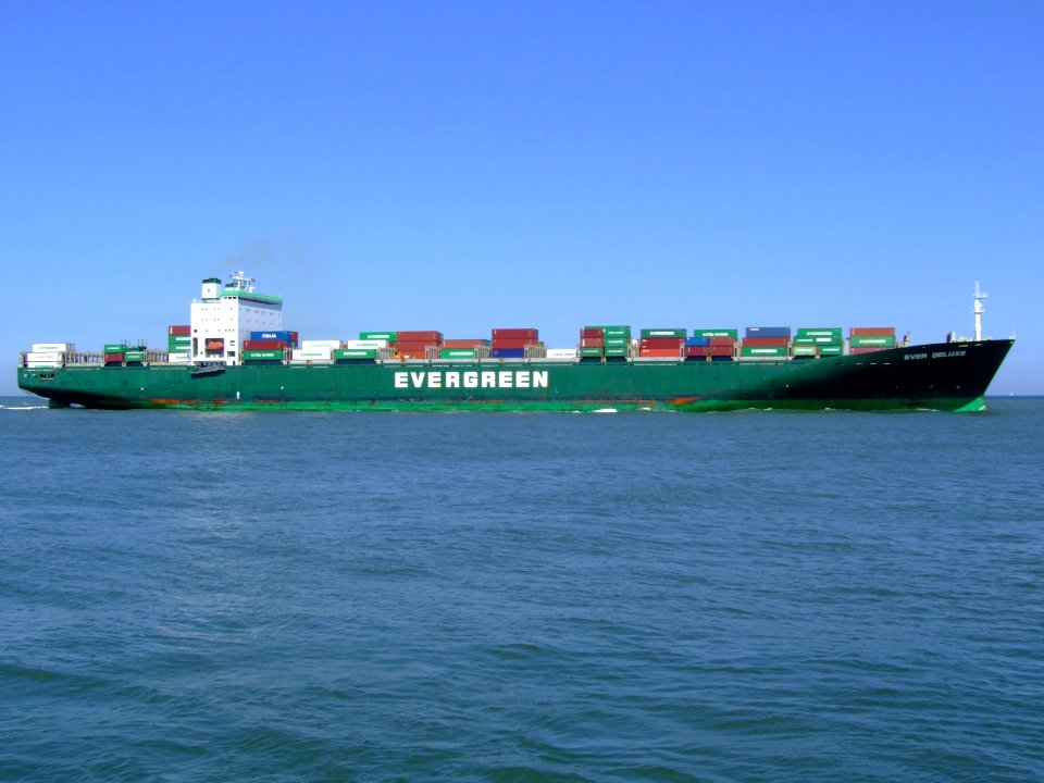Ever Deluxe p6 approaching Port of Rotterdam, Holland 04-Aug-2007
