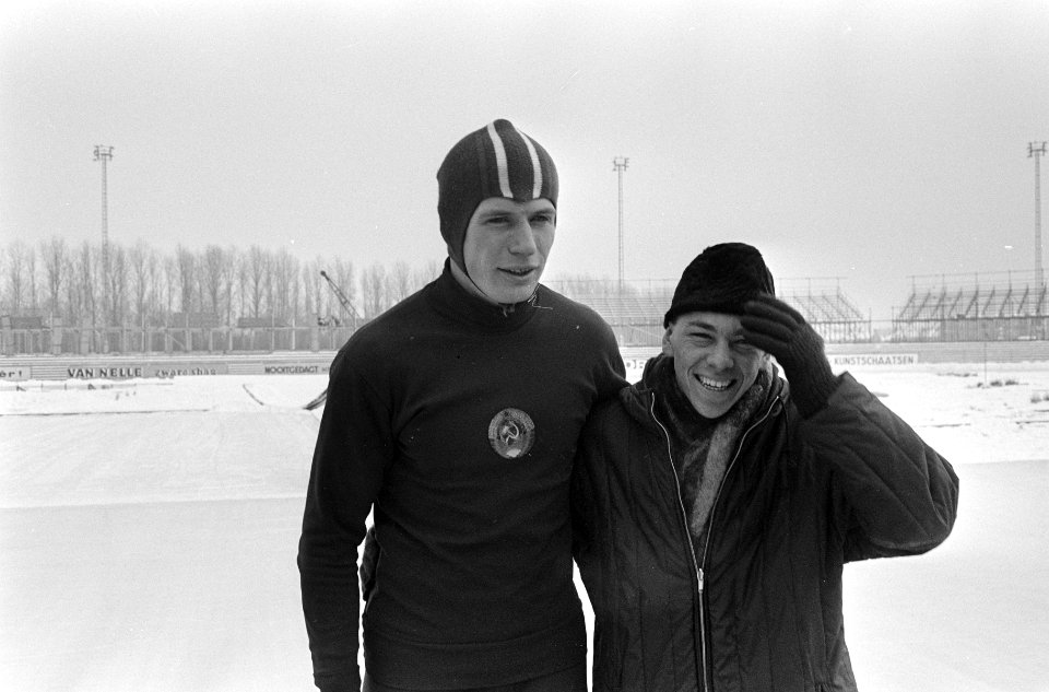 Europese schaatskampioenschappen te Deventer, links Matusevitsj en rechts Eddy V, Bestanddeelnr 918-6901