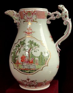 Ewer with leopard handle, c. 1725-1735, Du Paquier factory, hard-paste porcelain, overglaze enamels, gilding - Gardiner Museum, Toronto - DSC01017