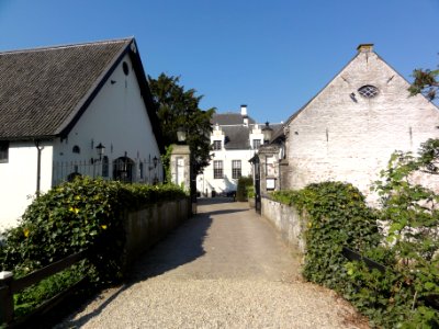 Ewijk Slot Doddendaal onderlinge ligging gebouwen, brug en poort