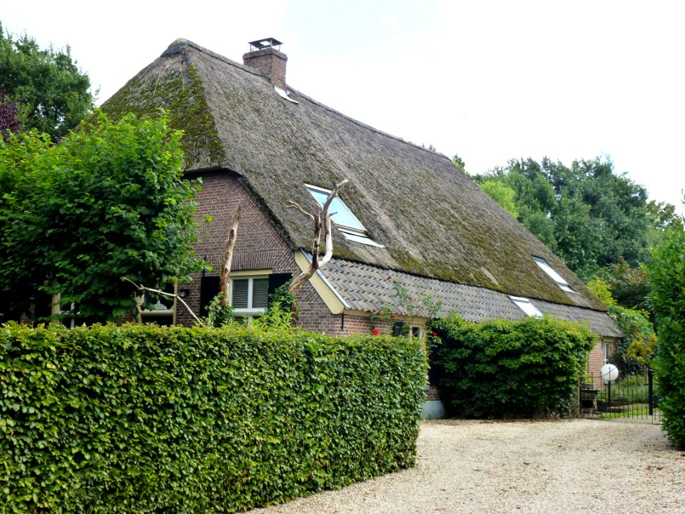 Ewijk (Beuningen, Gld) boerderij Vordingstraat 27 zijgevel rechts